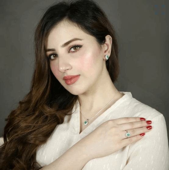 Emerald Set For Women, Elegant Design-Boutique Spiritual