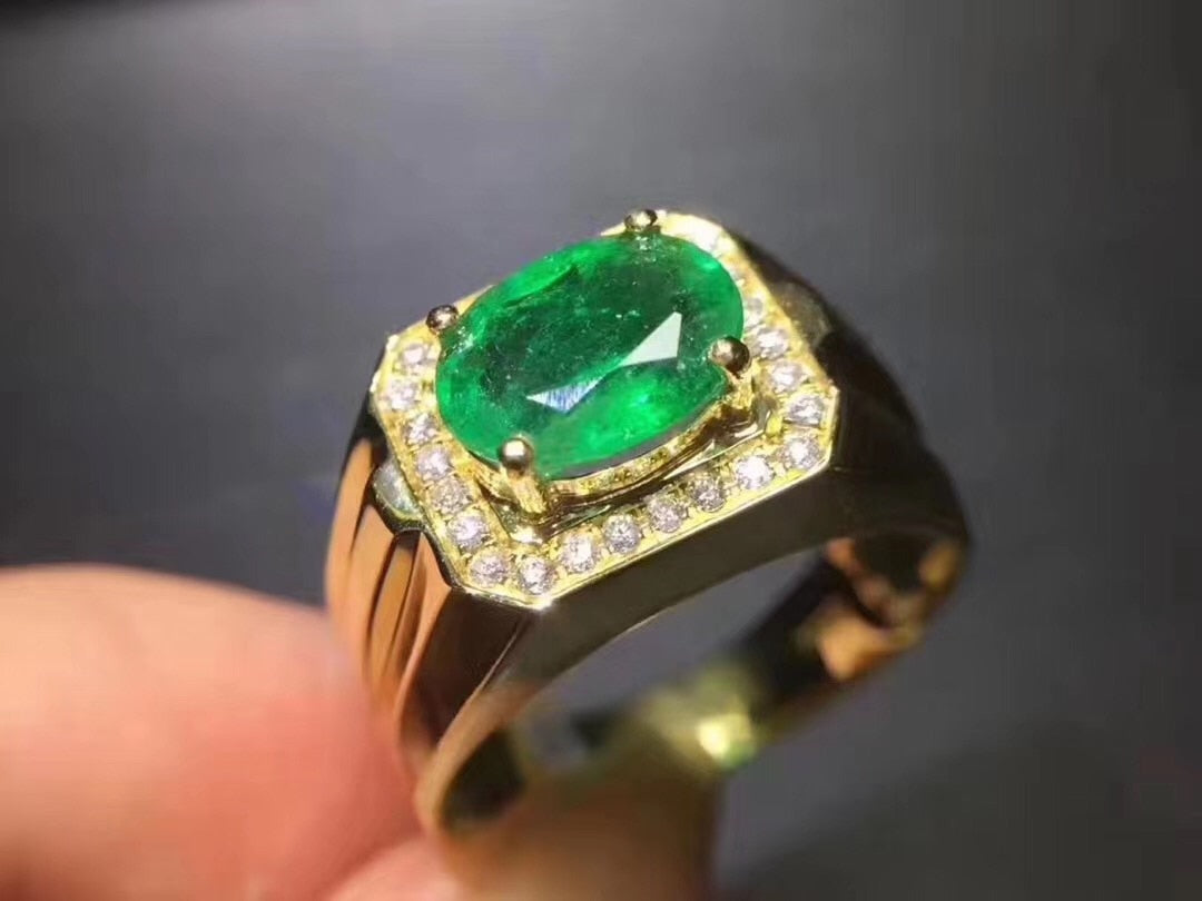 1.30 Carats Men's Oval Natural Colombian Emerald Ring Silver 925